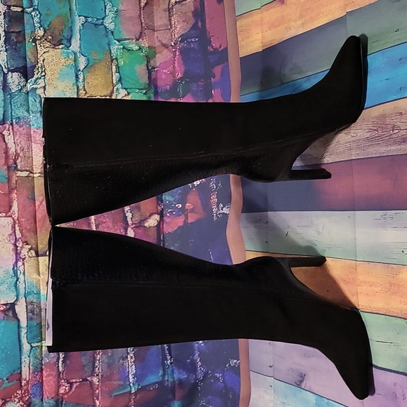 Heeled Boot - Picture 2 of 13